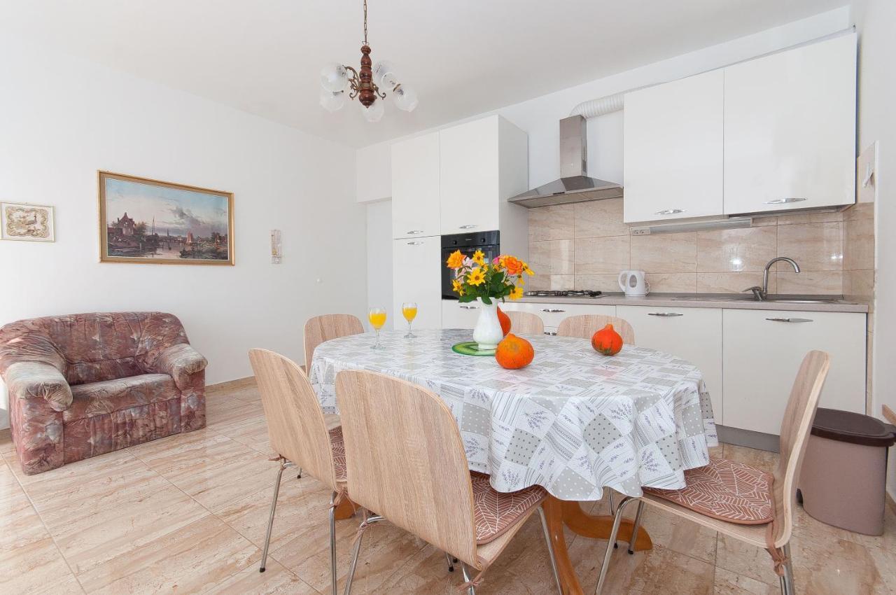 Apartments Marija Pisak Exterior photo