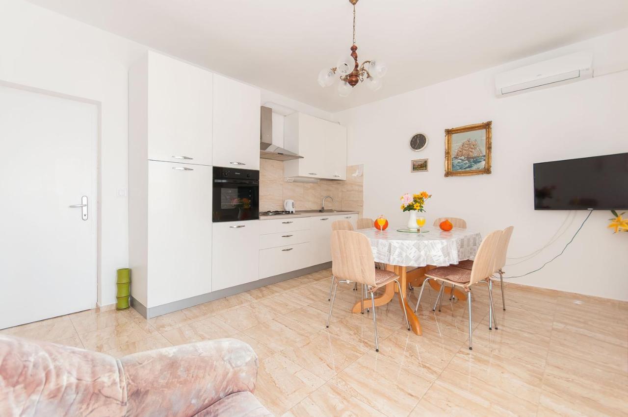 Apartments Marija Pisak Exterior photo