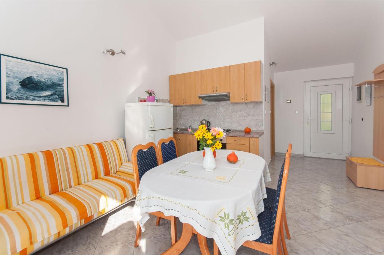 Apartments Marija Pisak Exterior photo